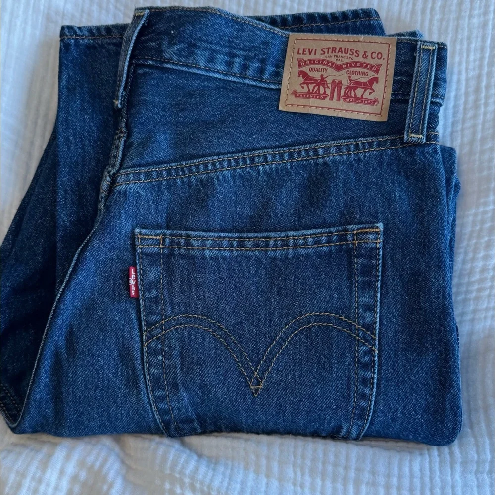 🌸Levi’s Ribcage straight - Picture 3 of 10